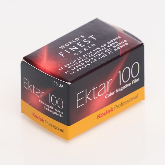 Analogfilm Kodak Ektar 100. Fotostudio Fotokarlsruhe.